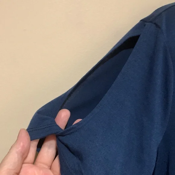 1X-3X Cold shoulder top - Picture 3 of 8